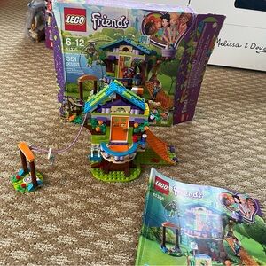 LEGO Friends Adventure Treehouse Set - Blue, Green, Orange